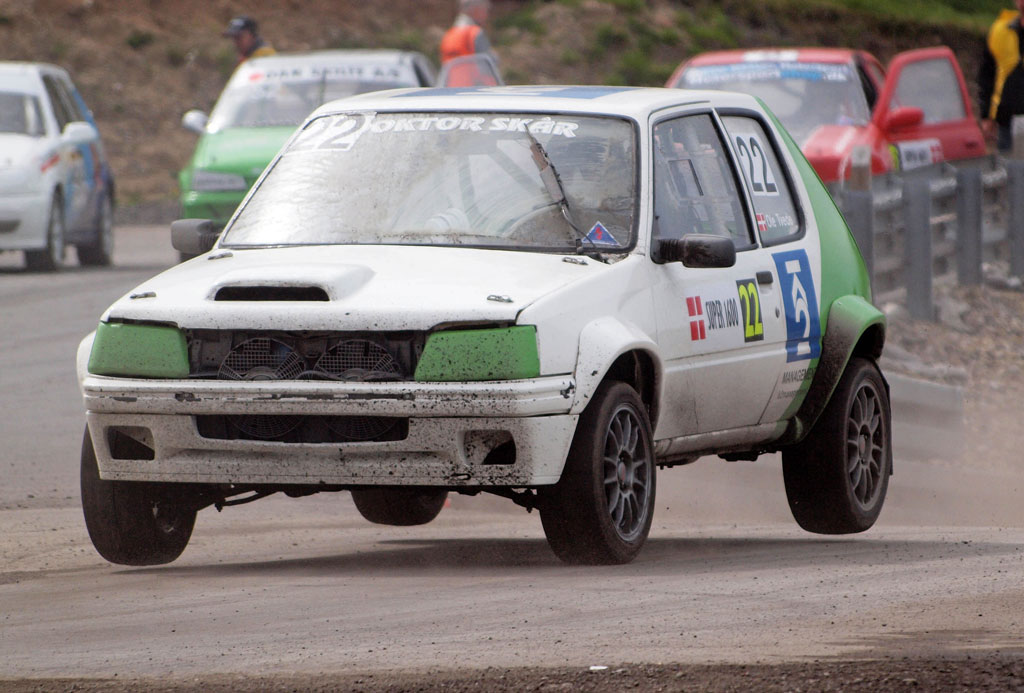 Ole Tvede scorede en flot firer i sin næstendebutmed sin Peugeot 205
(Foto: Åge Kirketerp Jensen)